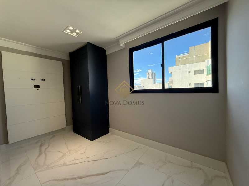 Cobertura à venda com 5 quartos, 550m² - Foto 30
