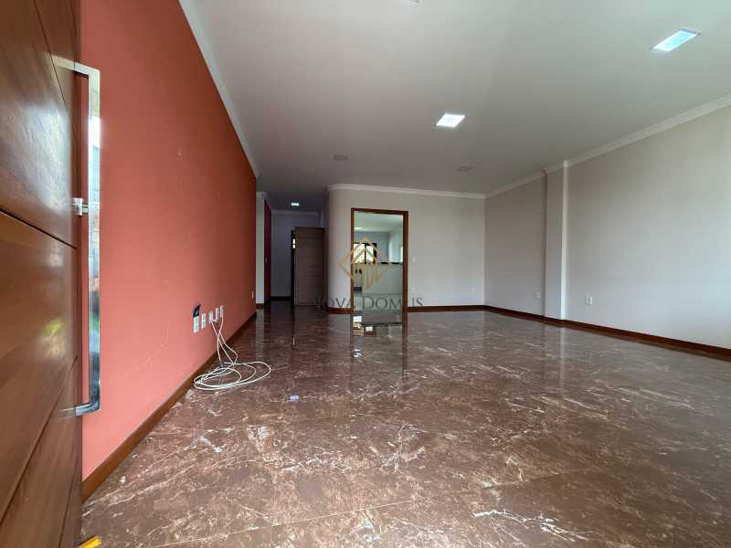 Casa à venda com 2 quartos, 260m² - Foto 2