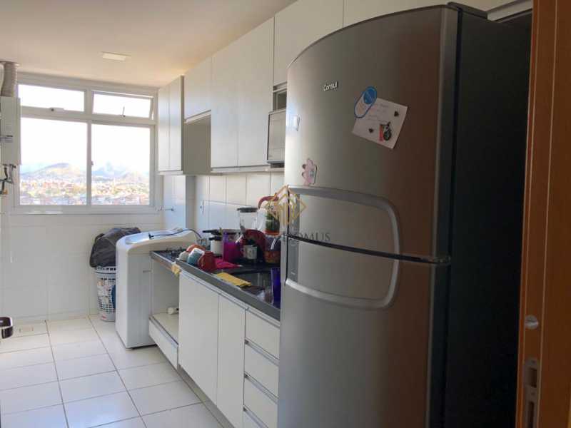 Apartamento à venda com 2 quartos, 65m² - Foto 17