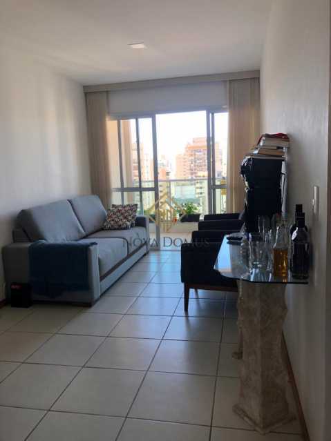 Apartamento à venda com 2 quartos, 65m² - Foto 9