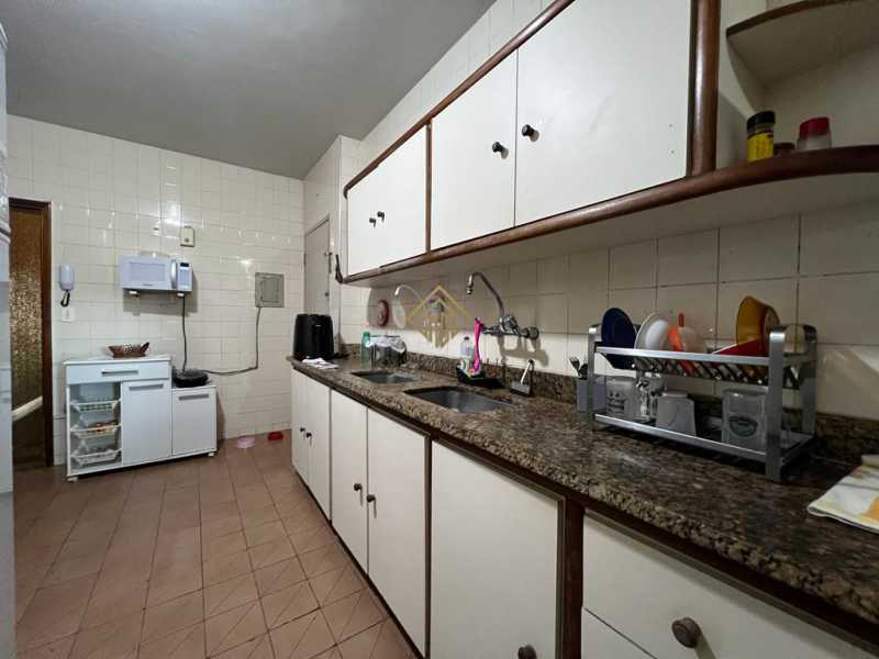 Apartamento à venda com 4 quartos, 180m² - Foto 6