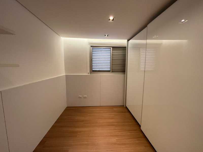 Apartamento à venda com 3 quartos, 118m² - Foto 4