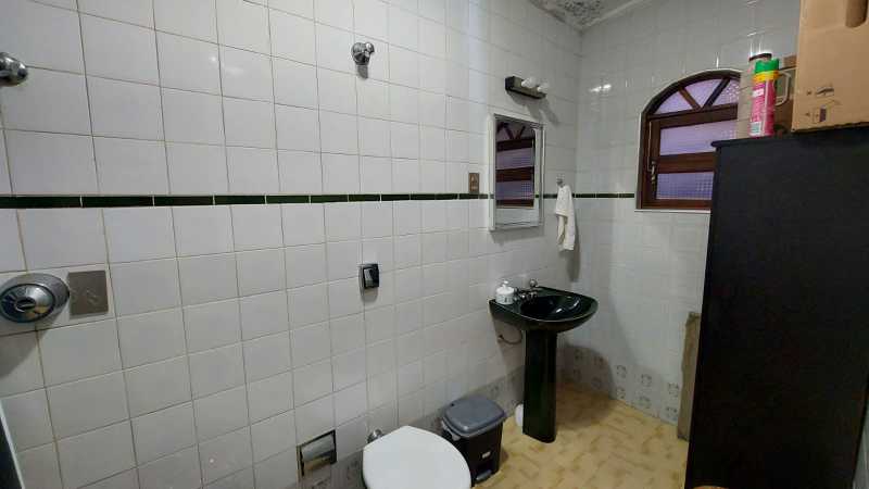 Casa Comercial à venda e aluguel com 5 quartos, 240m² - Foto 8