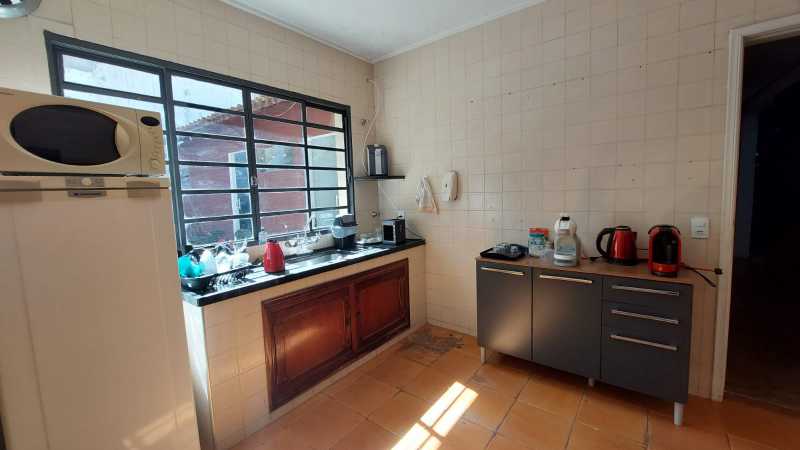 Casa Comercial à venda e aluguel com 5 quartos, 240m² - Foto 15