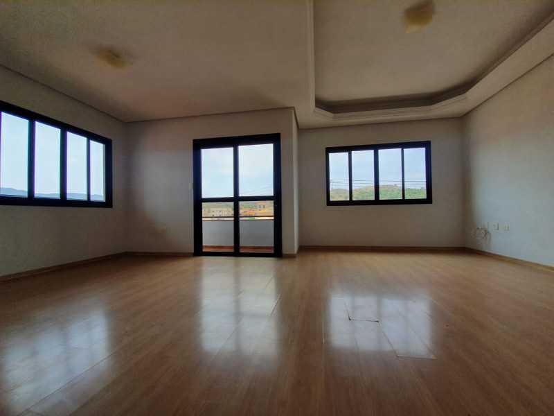 Apartamento à venda com 3 quartos, 181m² - Foto 4