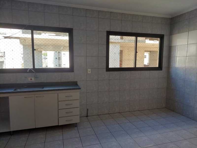 Apartamento à venda com 3 quartos, 107m² - Foto 11