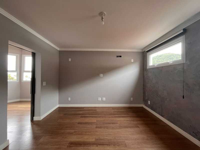 Casa à venda com 4 quartos, 340m² - Foto 9