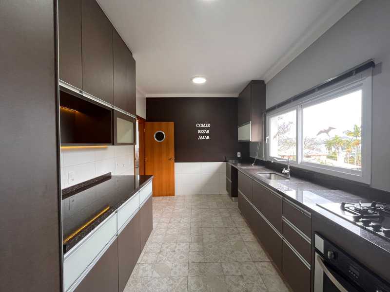 Casa à venda com 4 quartos, 340m² - Foto 18