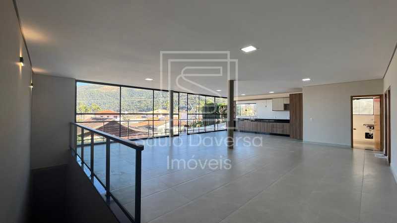 Casa à venda com 4 quartos, 423m² - Foto 1