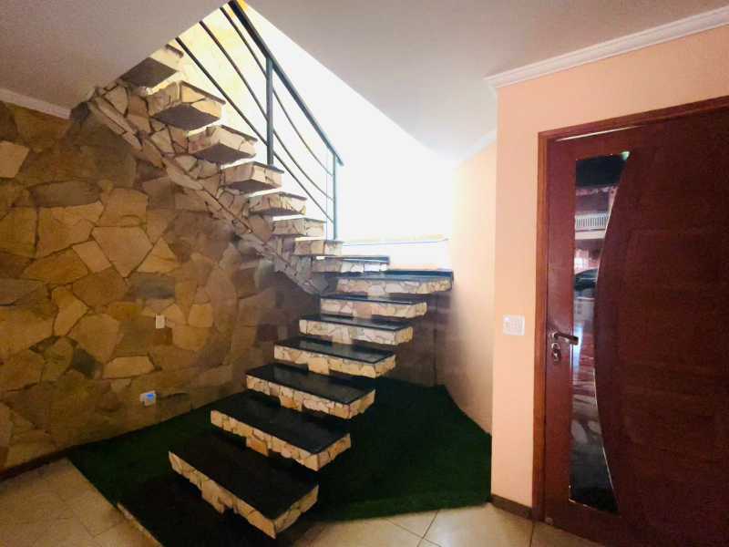 Casa de Condomínio à venda com 4 quartos, 292m² - Foto 4