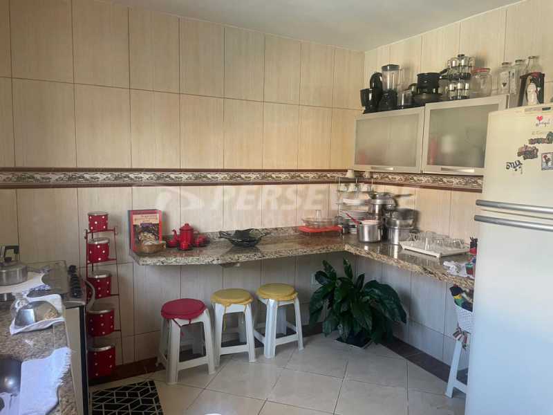 Casa à venda com 3 quartos, 90m² - Foto 3