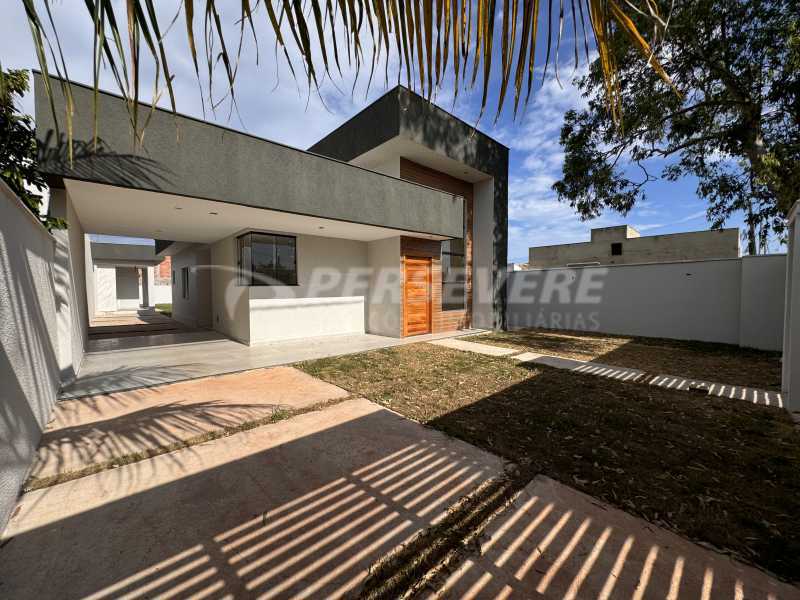 Casa à venda com 2 quartos, 112m² - Foto 1