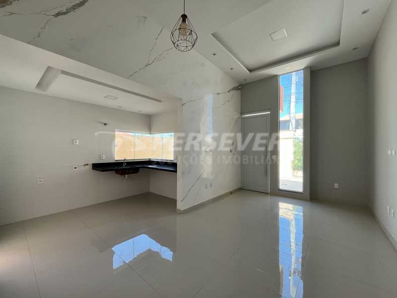 Casa à venda com 3 quartos, 100m² - Foto 2