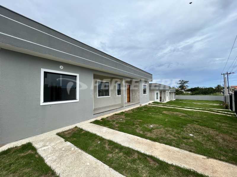 Casa à venda com 2 quartos, 70m² - Foto 1