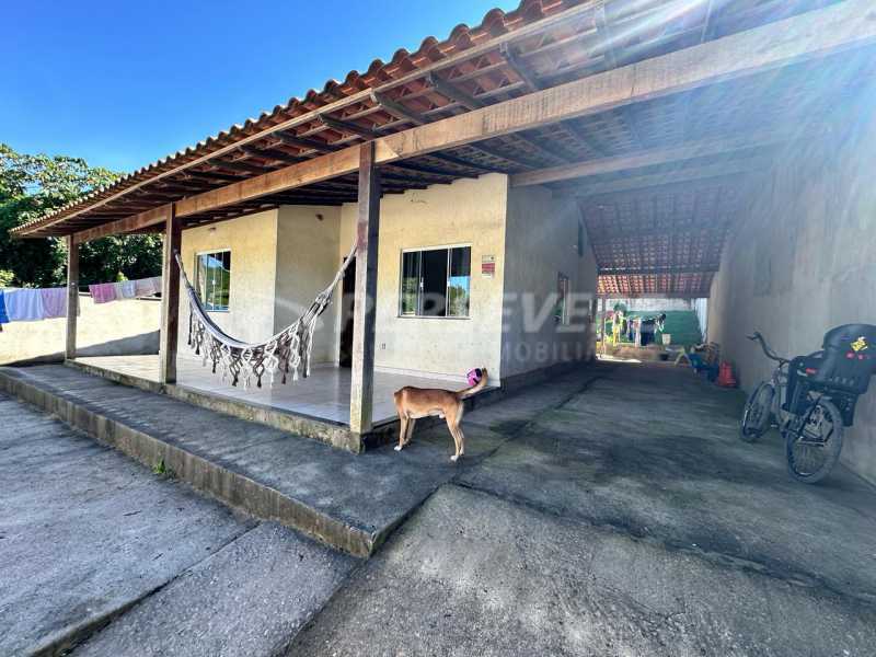 Casa à venda com 4 quartos, 216m² - Foto 1