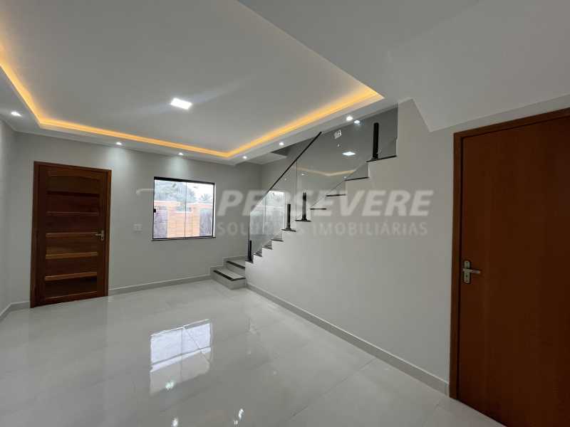 Casa à venda com 2 quartos, 86m² - Foto 2