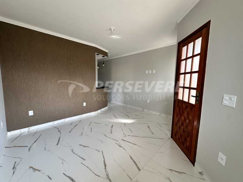 Casa à venda com 2 quartos, 182m² - Foto 2