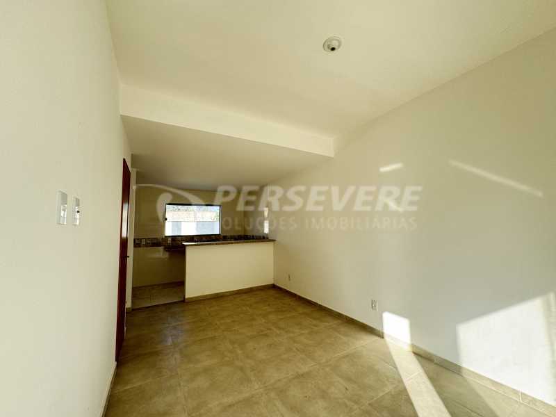 Casa à venda com 2 quartos, 72m² - Foto 2