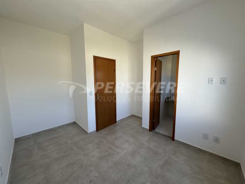 Casa à venda com 2 quartos, 72m² - Foto 9