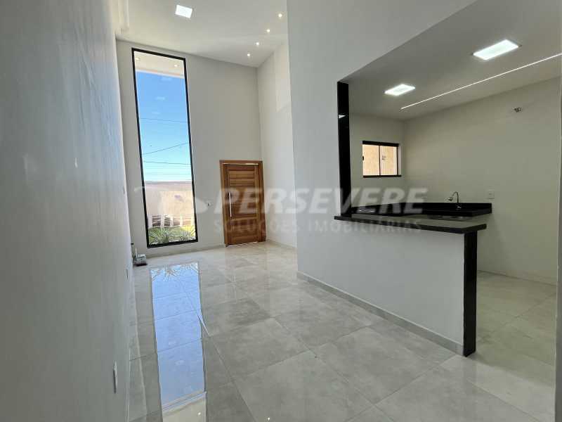 Casa à venda com 3 quartos, 100m² - Foto 2