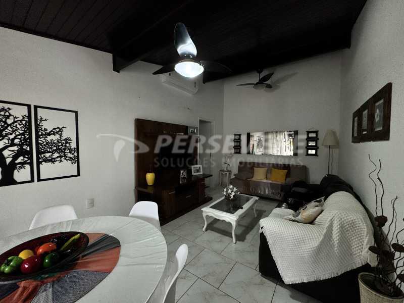 Casa de Condomínio à venda com 4 quartos, 150m² - Foto 3