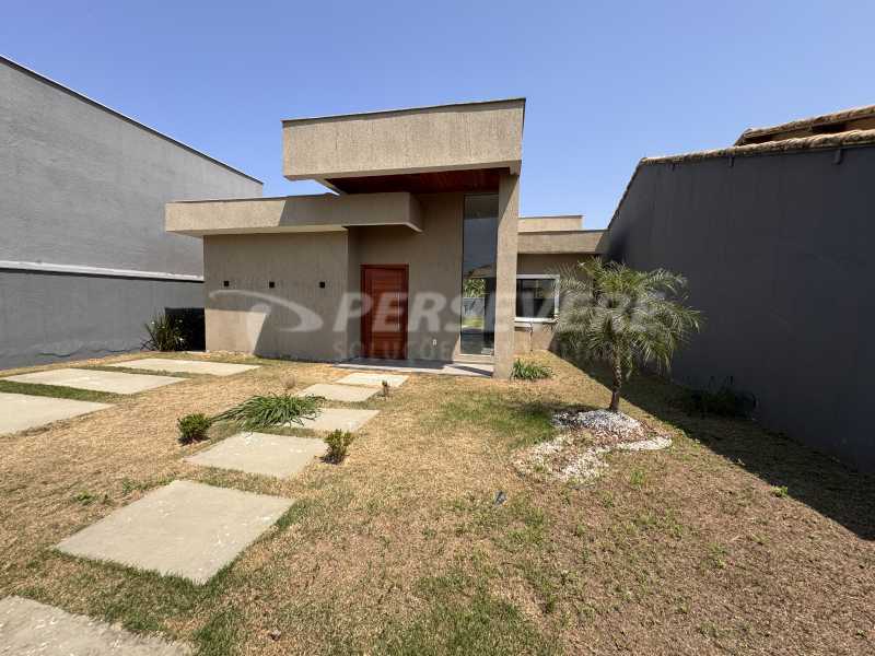 Casa à venda com 3 quartos, 114m² - Foto 1