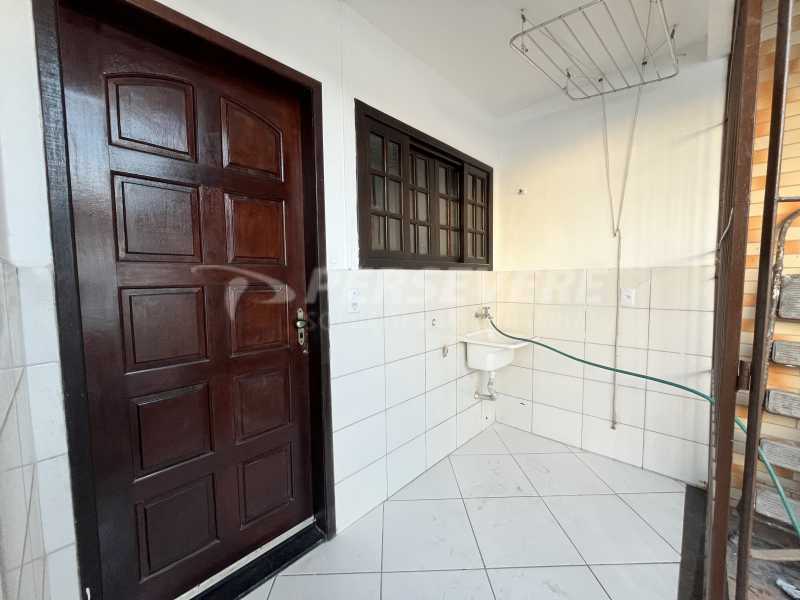 Casa à venda com 2 quartos, 120m² - Foto 16