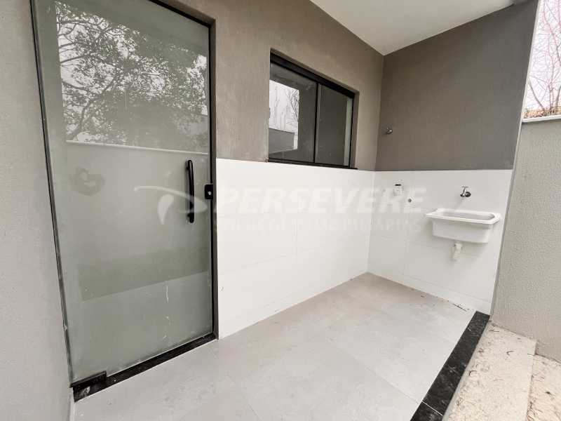 Casa à venda com 2 quartos, 70m² - Foto 11