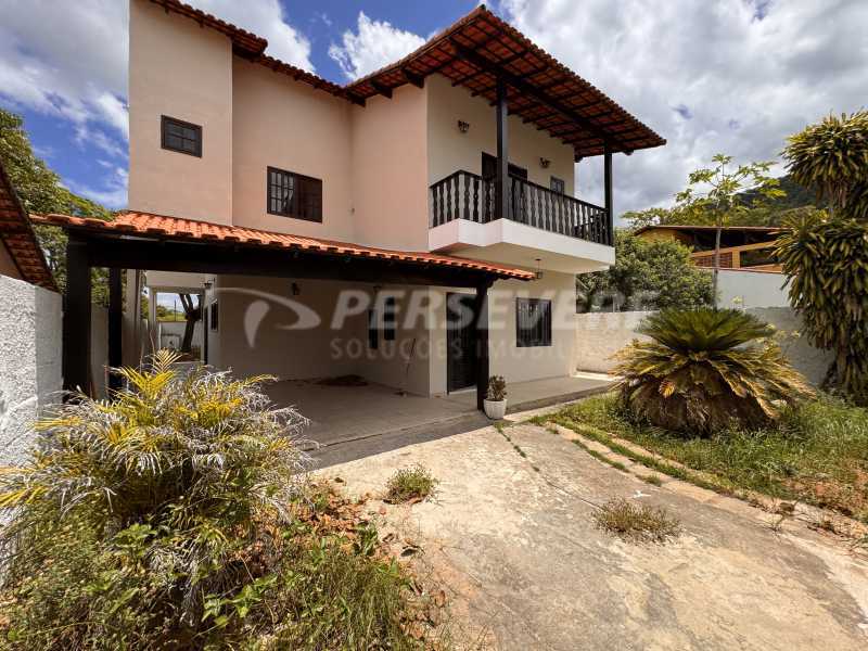 Casa à venda com 3 quartos, 208m² - Foto 1