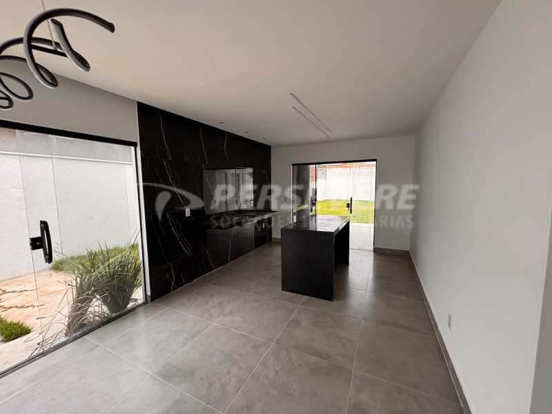 Casa à venda com 3 quartos, 110m² - Foto 3