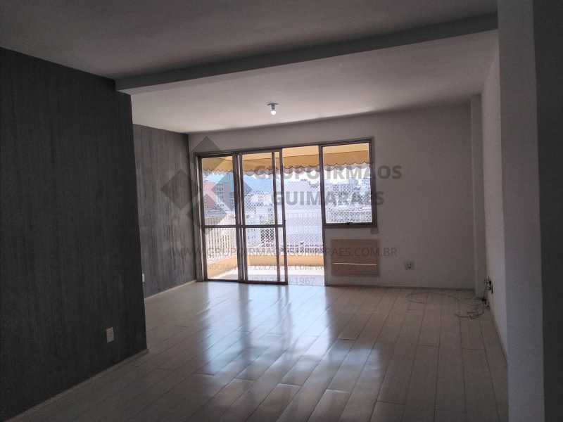 Apartamento para alugar com 3 quartos, 126m² - Foto 1