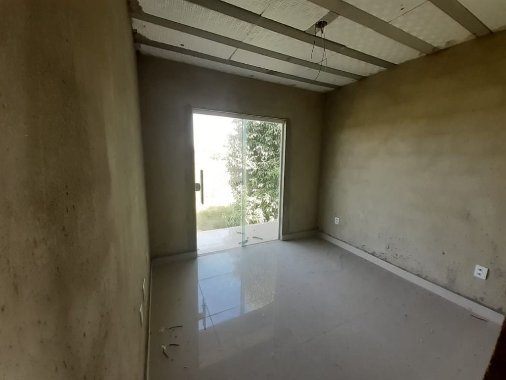 Casa à venda com 3 quartos, 150m² - Foto 4