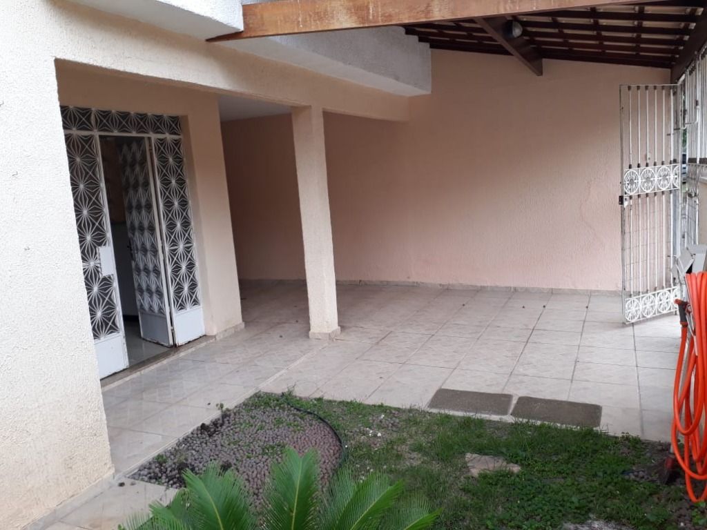 Casa à venda com 4 quartos, 247m² - Foto 3