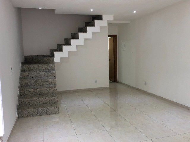 Casa à venda com 2 quartos, 95m² - Foto 4