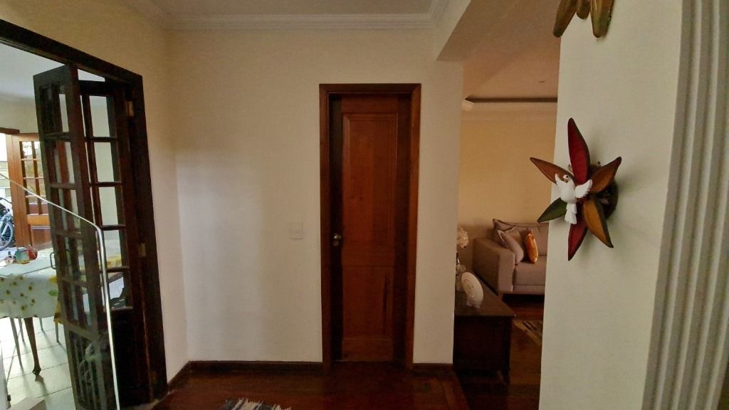 Casa à venda e aluguel com 3 quartos, 379m² - Foto 10