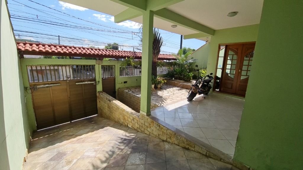 Casa à venda e aluguel com 3 quartos, 379m² - Foto 5