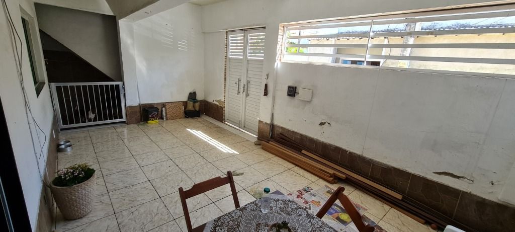 Casa à venda com 3 quartos, 80m² - Foto 3