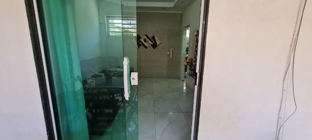 Casa à venda com 3 quartos, 80m² - Foto 4