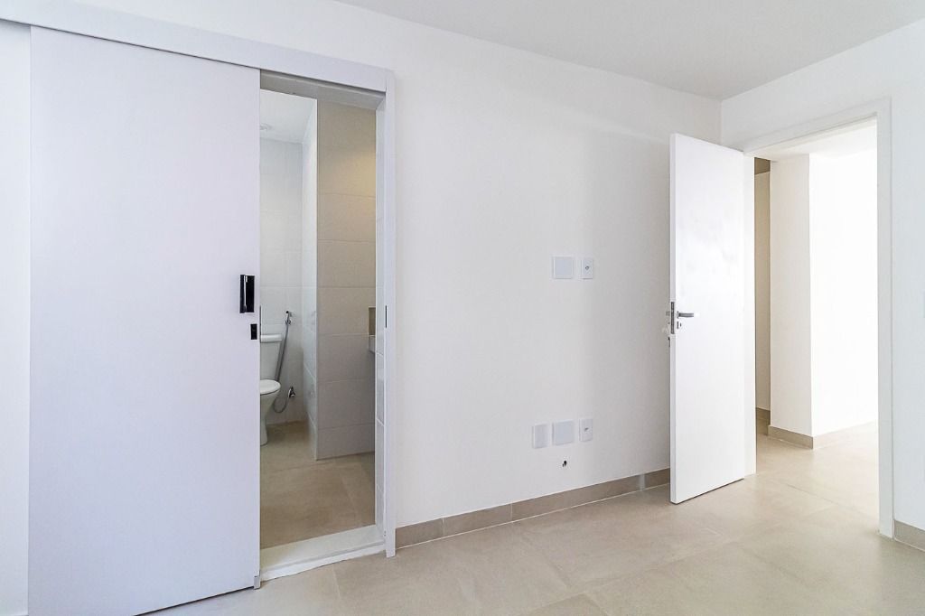 Apartamento à venda com 4 quartos, 155m² - Foto 11