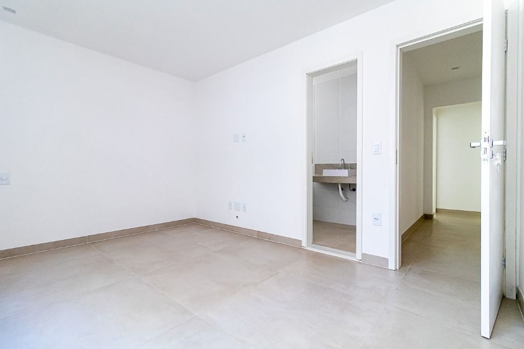 Apartamento à venda com 4 quartos, 155m² - Foto 18