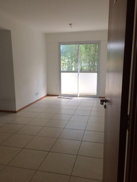 Apartamento à venda com 2 quartos, 69m² - Foto 11