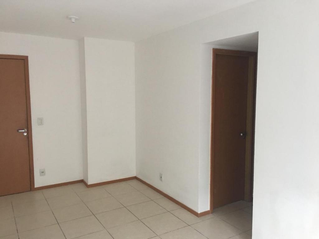 Apartamento à venda com 2 quartos, 69m² - Foto 4