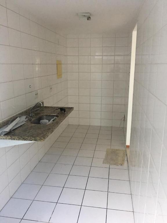 Apartamento à venda com 2 quartos, 69m² - Foto 8