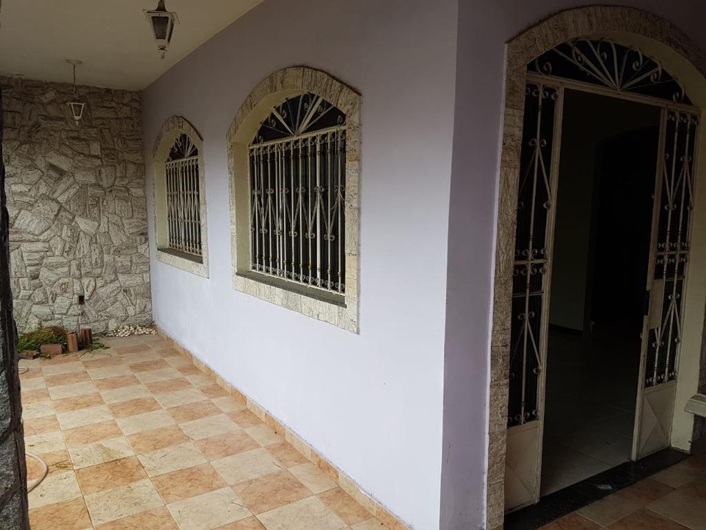 Casa à venda e aluguel com 4 quartos, 120m² - Foto 4