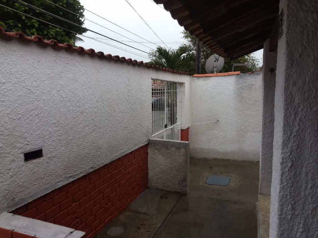 Casa de Condomínio para alugar com 2 quartos, 90m² - Foto 1