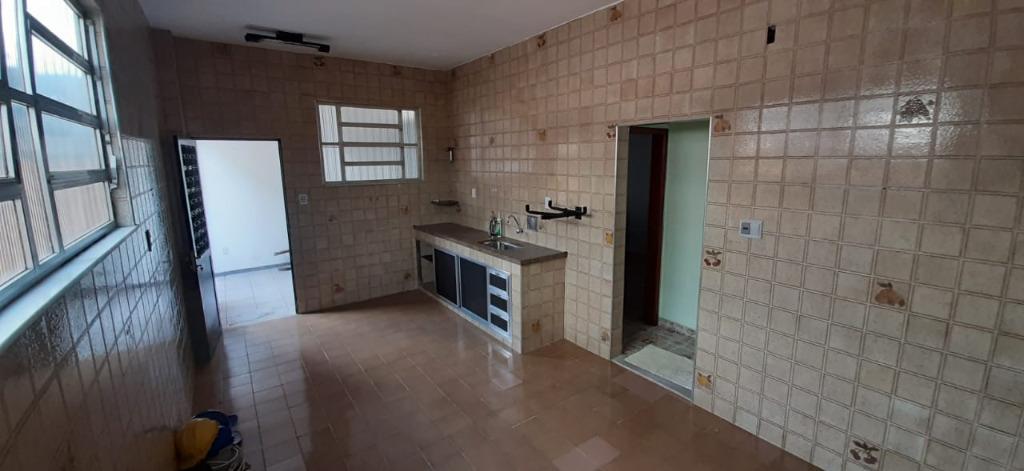 Casa para alugar com 2 quartos, 100m² - Foto 17