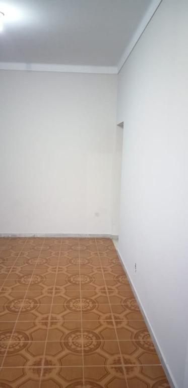 Casa para alugar com 2 quartos, 100m² - Foto 4