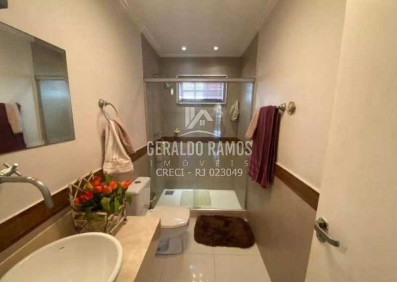 Casa de Condomínio à venda com 4 quartos, 400m² - Foto 16