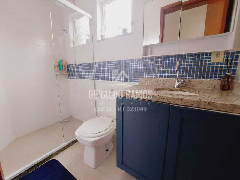 Apartamento à venda com 2 quartos, 70m² - Foto 3