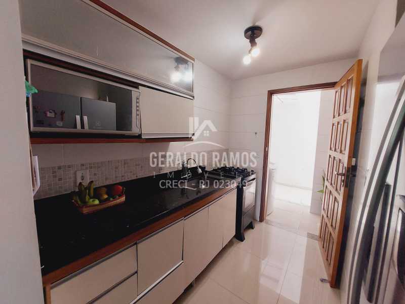 Apartamento à venda com 2 quartos, 70m² - Foto 5